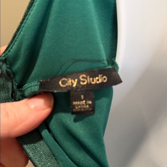 City Studio Green Metallic Fit &‎ Flare Dress Size 1 NWT Holiday Party Glam - Picture 9 of 10